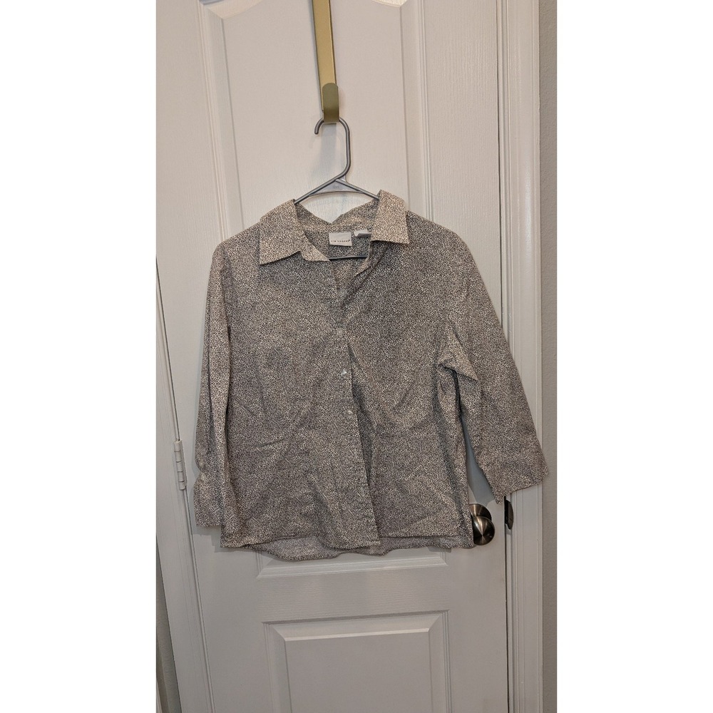 Kim Rogers 3/4 button down Size Large‎